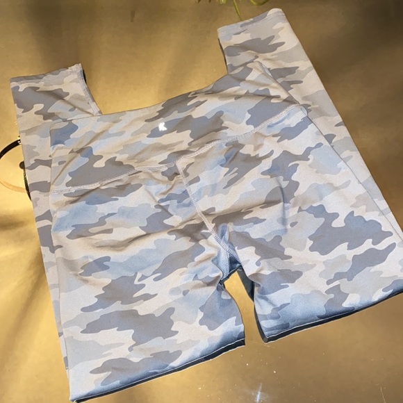 Kyodan High-Rise Gray Camouflage Leggings - Picture 4 of 4